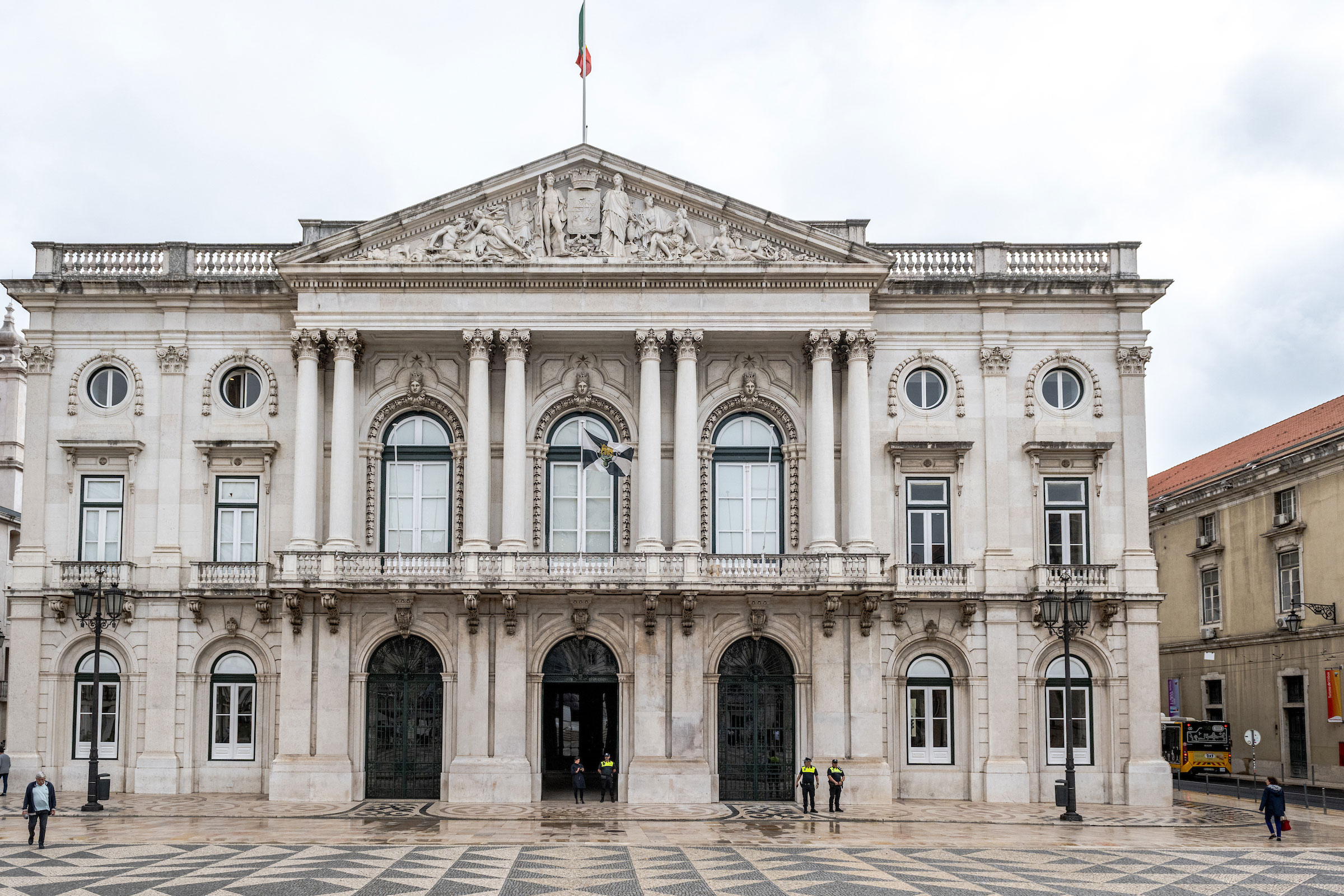 Traffic Disruptions in Benfica: What You Need to Know!