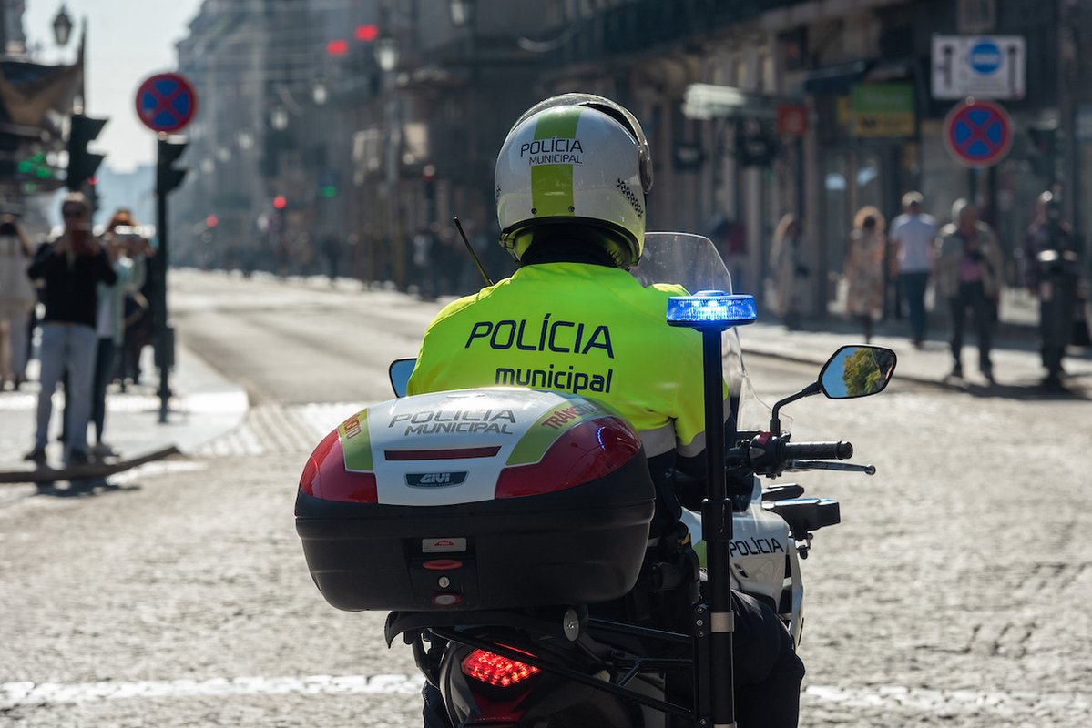 O presidente da câmara de Lisboa quer aumentar, de 400 para 600, o número de agentes da Polícia Municipal