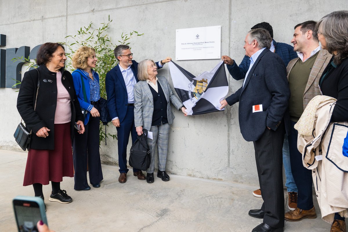 É a única pista exclusiva para a prática de atletismo em Lisboa e homenageia o professor Moniz Pereira
