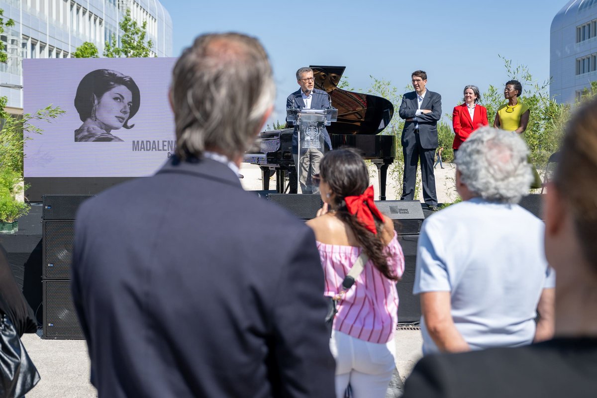  "O que está aqui representado em todas estas placas é o traço de Lisboa um traço no qual todas as nossas homenageadas deixaram a sua marca" salientou Carlos Moedas