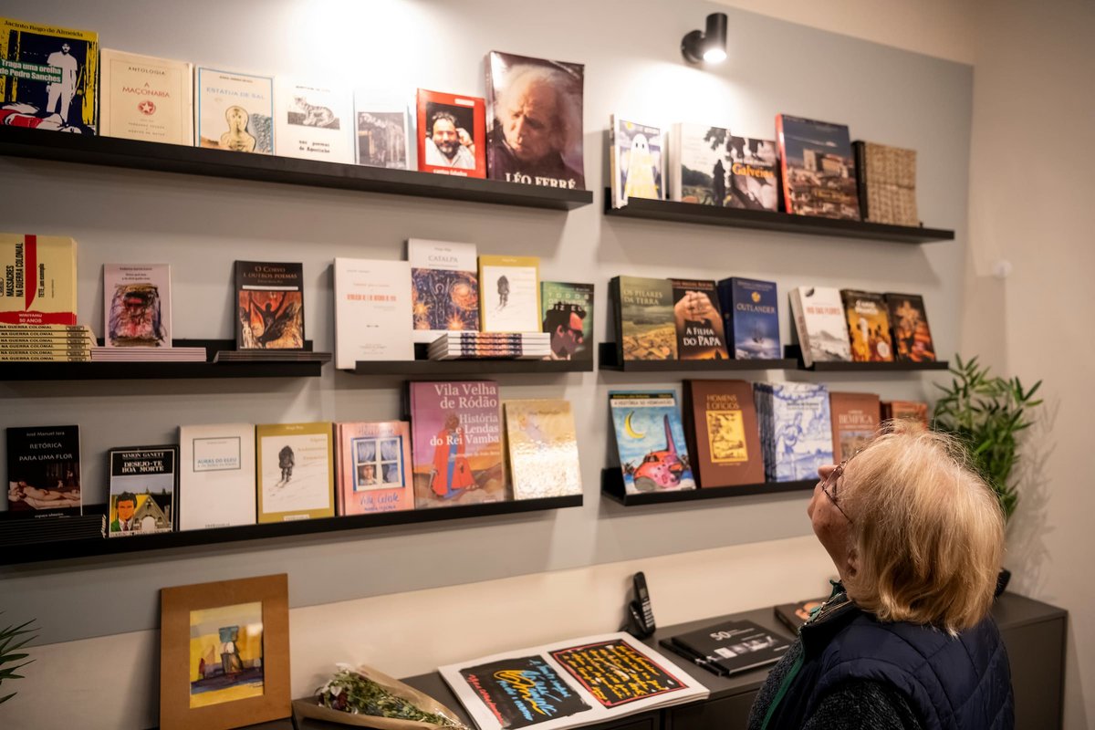 A livraria conta com um percurso histórico na área da literatura