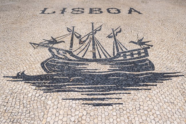 Dia Nacional do Calceteiro e da Calçada Portuguesa  instituído a 22 de julho 