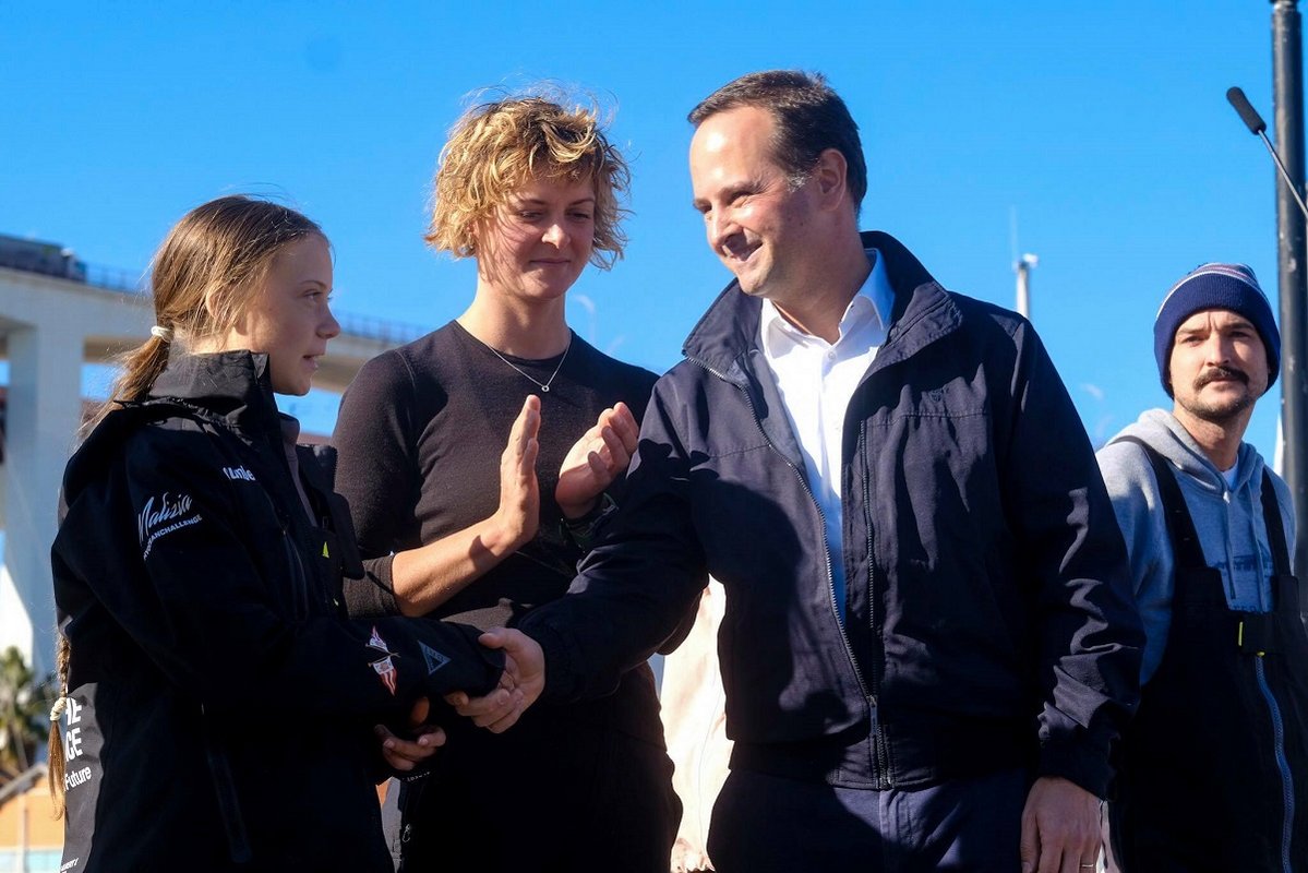 Greta Thunberg chegou esta manhã a Lisboa e foi recebida pelo presidente da Câmara Municipal de Lisboa, Fernando Medina.