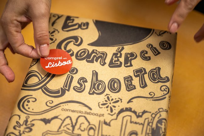 This Easter, look for the "I bought in Lisbon" stickers and support local commerce