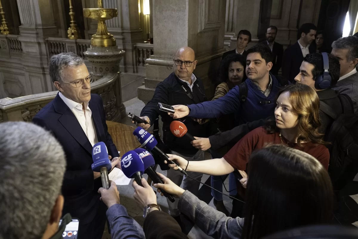 A Câmara de Lisboa assinou hoje um acordo com a Uber e a Bolt para reorganizar a circulação de TVDE na cidade