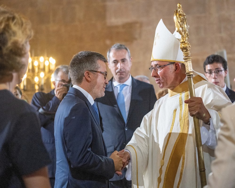 Carlos Moedas, presidente da Câmara Municipal de Lisboa,  parabeniza o novo patriarca de Lisboa