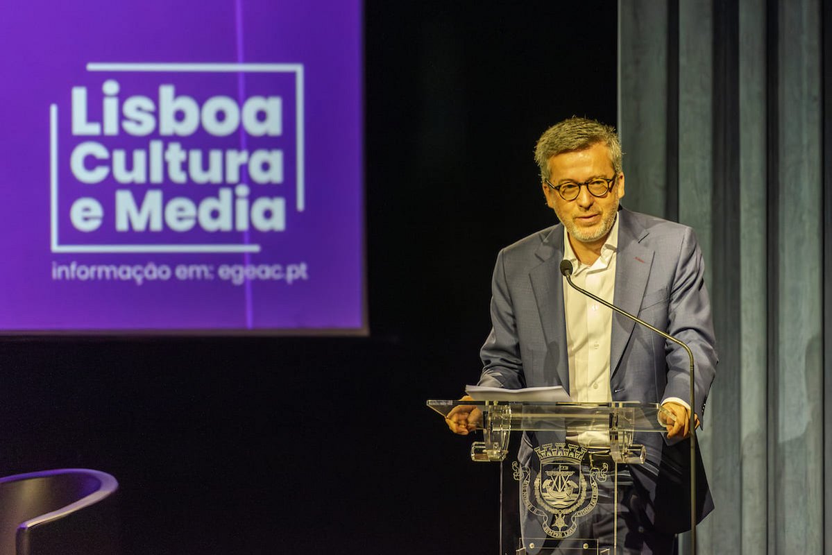 O  prémio foi criado "para ajudar diretamente quem escreve, quem cria, e não o grupo ou o jornal para o qual trabalha" - Carlos Moedas