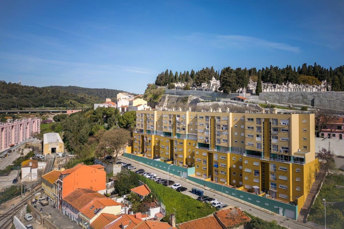 Intervenção na Rua Maria Pia reabilitou 61 frações e “beneficiou diretamente 171 habitantes”