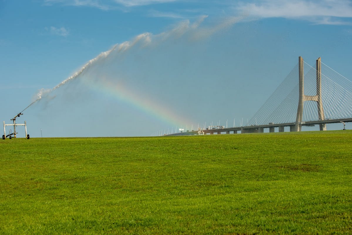 Rega com água reciclada - Parque Tejo