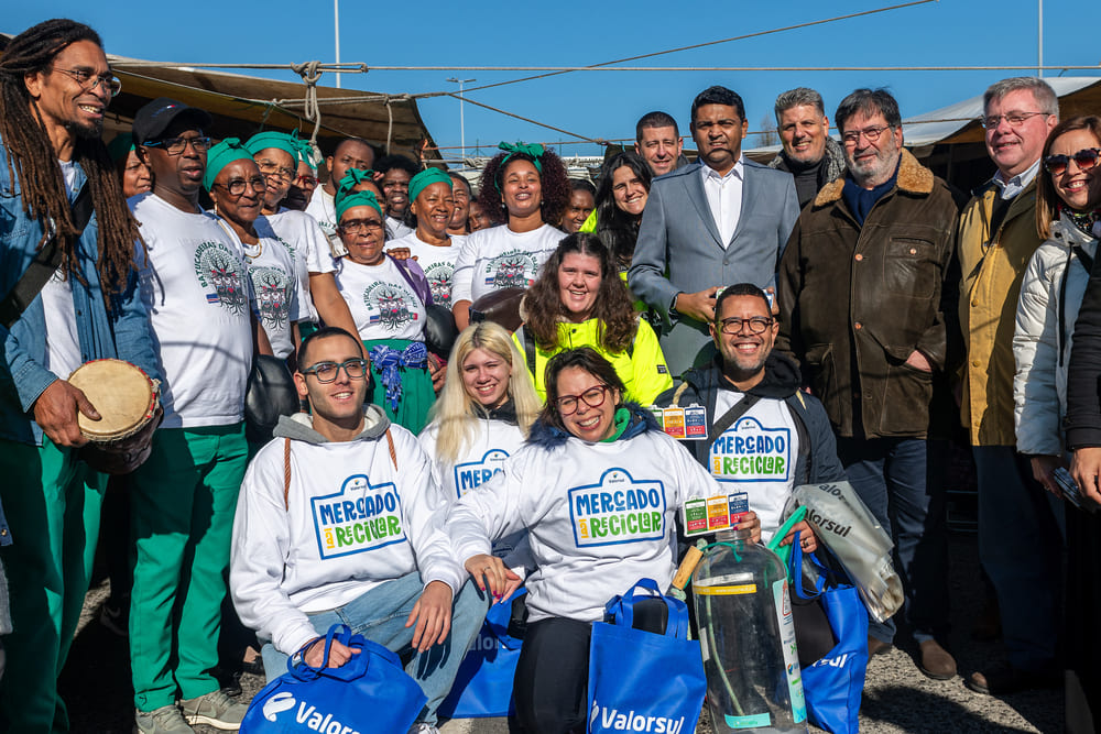 "Mercado a Reciclar" sensibiliza utentes da Feira do Relógio