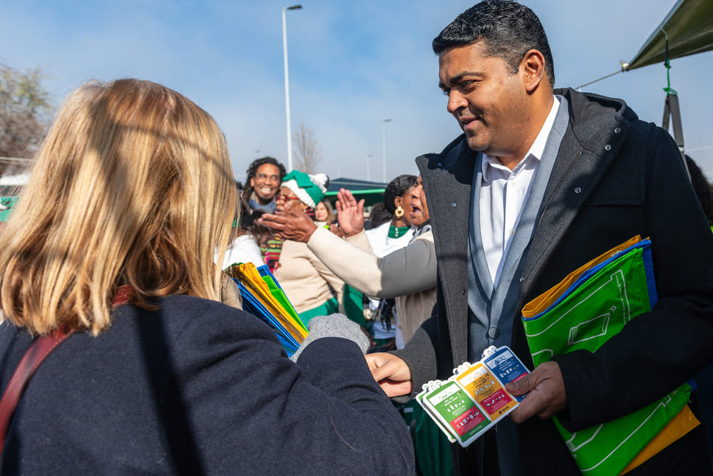 O vereador Ângelo Pereira, responsável pelo pelouro da Higiene Urbana da CML, esteve presente na iniciativa e também entregou o material de sensibilização da campanha