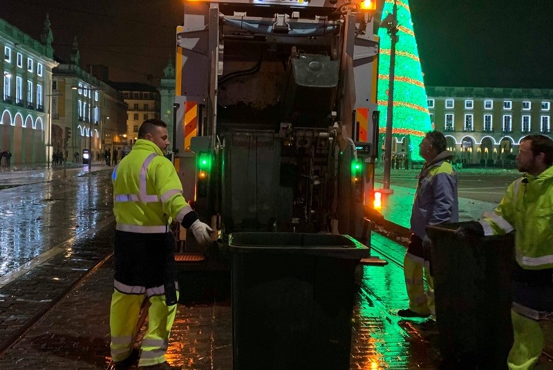 Ano Novo começa com operação de limpeza no Terreiro do Paço e zonas envolventes