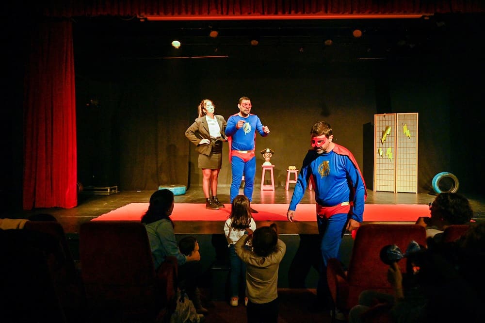 Reabertura temporária do Cine-Teatro Turim com cinema, teatro, rádio, exposições e música ao vivo