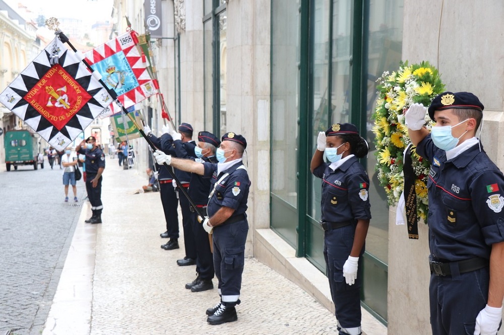 Lisboa presta homenagem às vítimas do incêndio do Chiado