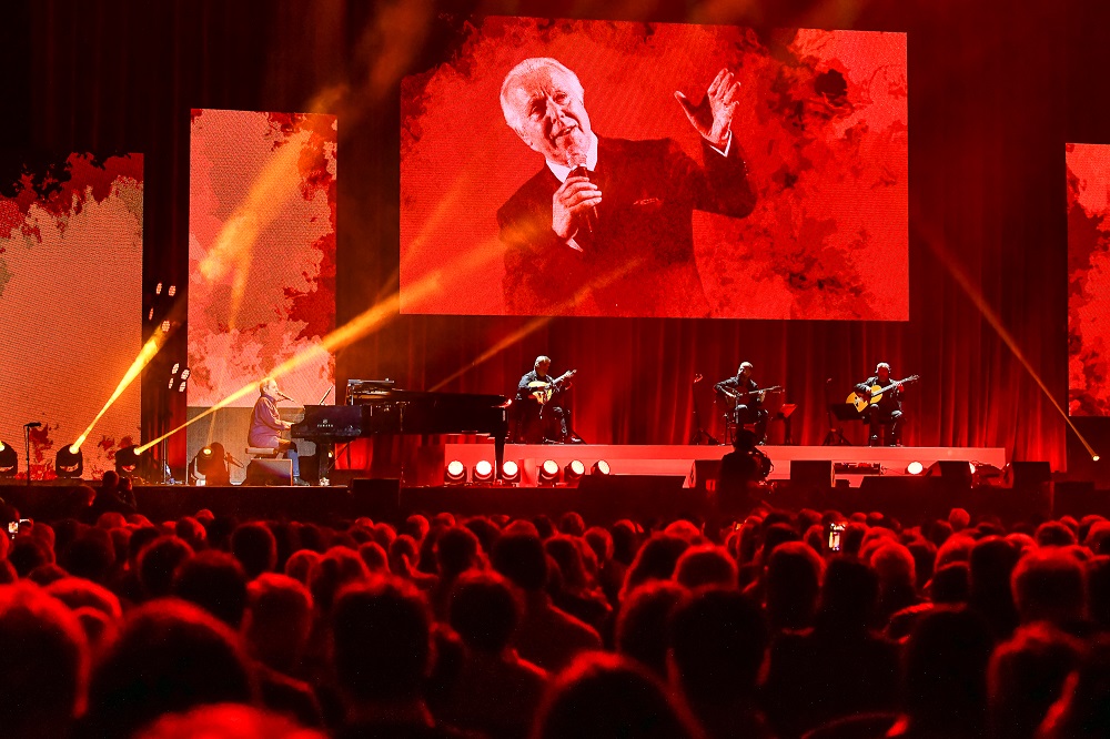 “Fado é Amor” juntou no Altice Arena artistas de várias gerações com quem o fadista trabalhou