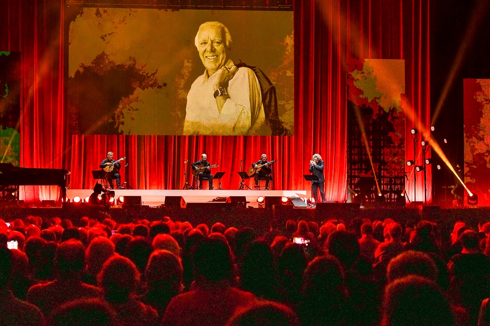 “Fado é Amor” juntou no Altice Arena artistas de várias gerações com quem o fadista trabalhou