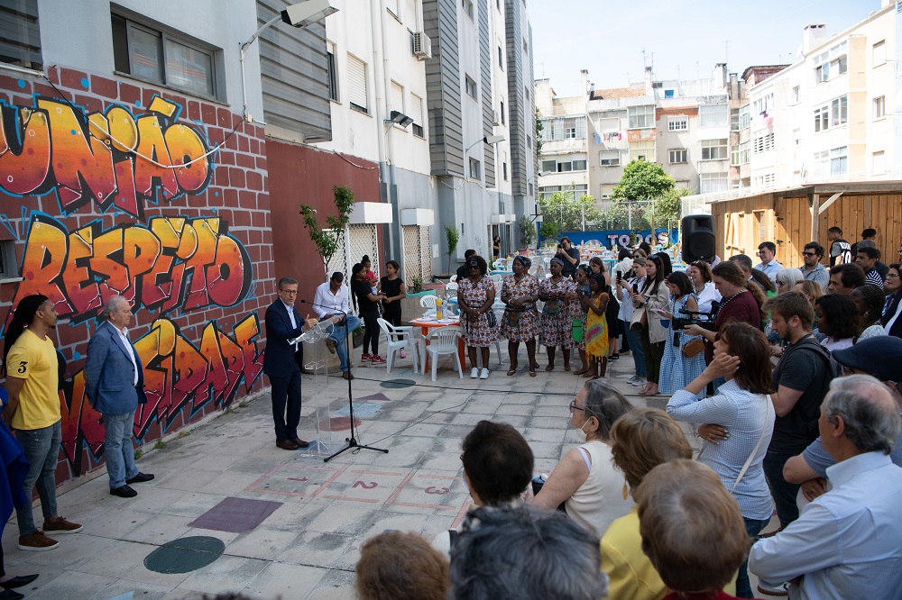 Visita ao Bairro do Rego marca o início das comemorações dos 30 anos do Plano Especial de Realojamento