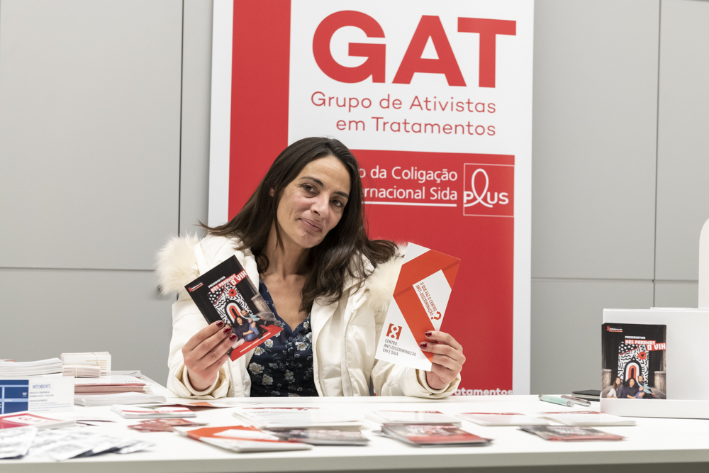 Espaços de atendimento municipal em Lisboa distribuem preservativos e materiais informativos da campanha "Nós paramos o VIH"