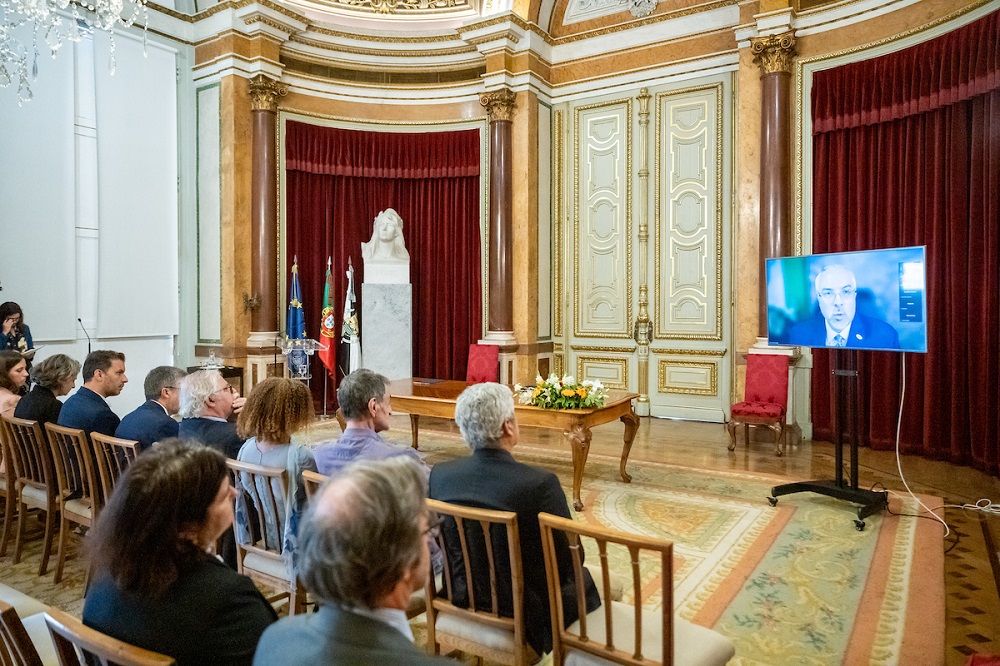 A cerimónia de assinatura decorreu em simultâneo em Lisboa e Maputo - Salão Nobre dos Paços do Concelho