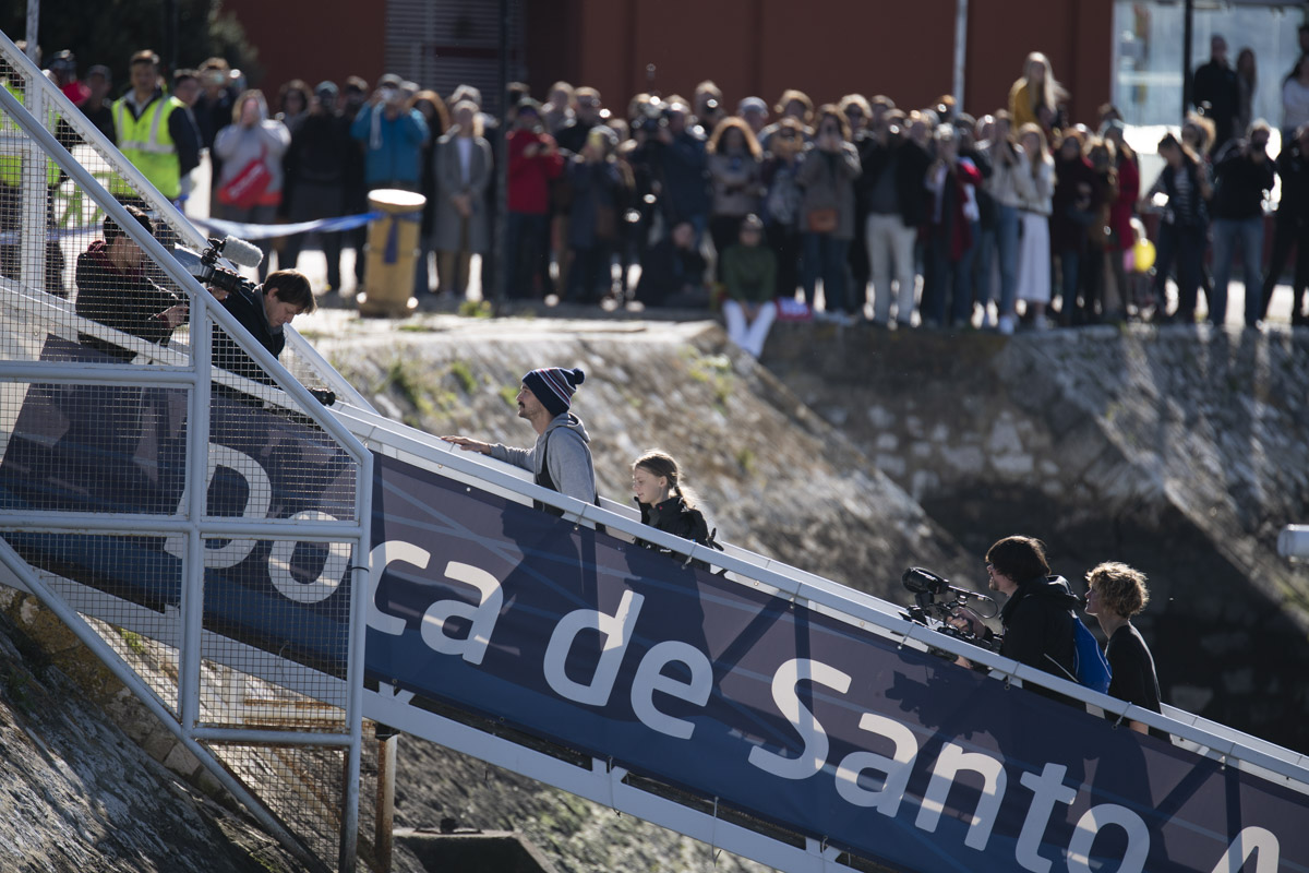 Greta Thunberg à chegada ao Cais de Santo Amaro, em Lisboa