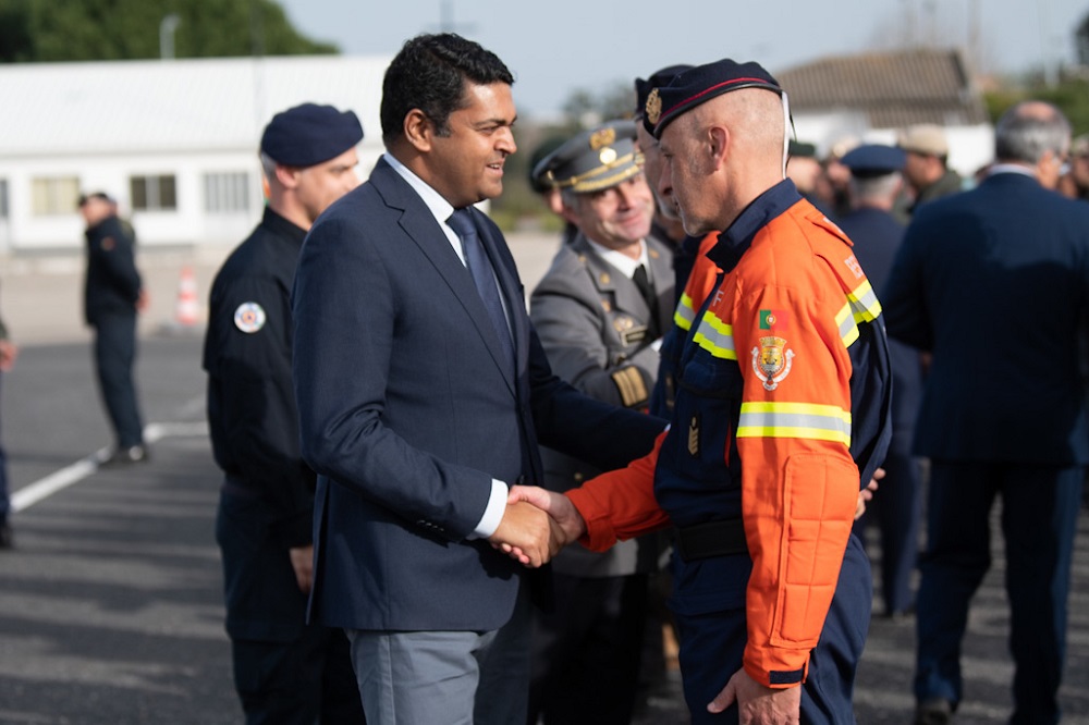 Ângelo Pereira, vereador da Proteção Civil e Socorro, recebeu a equipa dos Sapadores Bombeiros de Lisboa