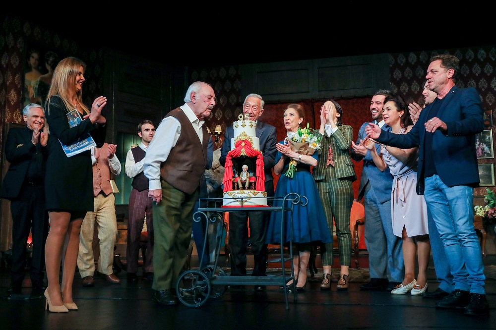 Ruy de Carvalho celebrou 95 anos e foi homenageado no final da peça "A ratoeira", no Teatro Politeama, em Lisboa