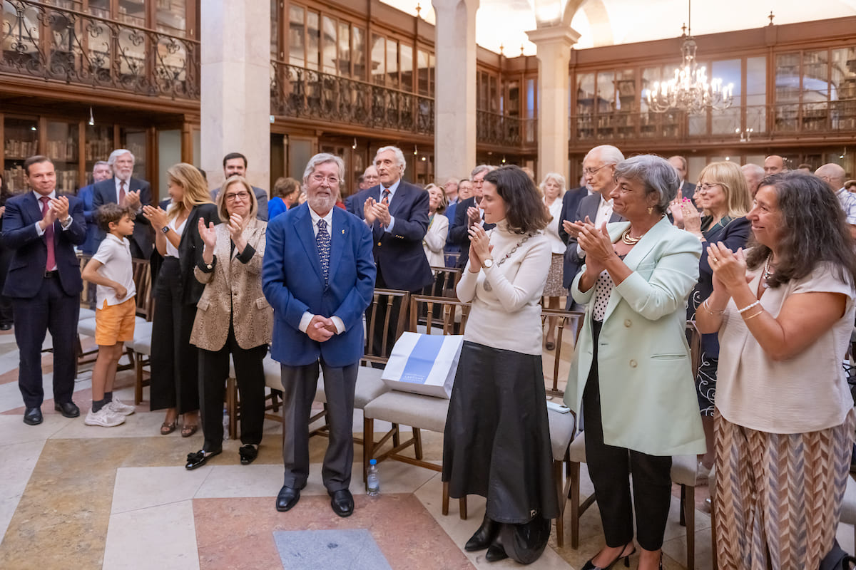 Câmara distingue mérito cultural de António Manuel de Moraes