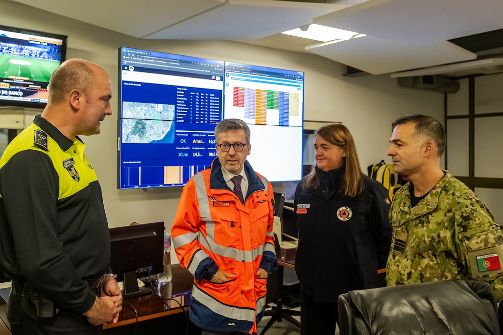 O presidente da Câmara Municipal de Lisboa esteve no Centro de Comando Operacional Municipal para fazer uma avaliação do mau tempo na cidade