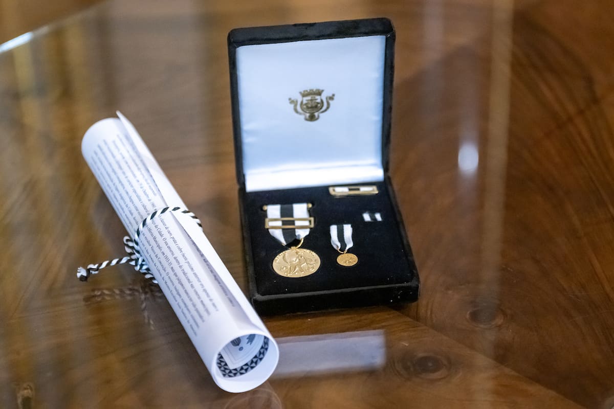 A medalha distingue personalidades os serviços notáveis prestados à cidade de Lisboa