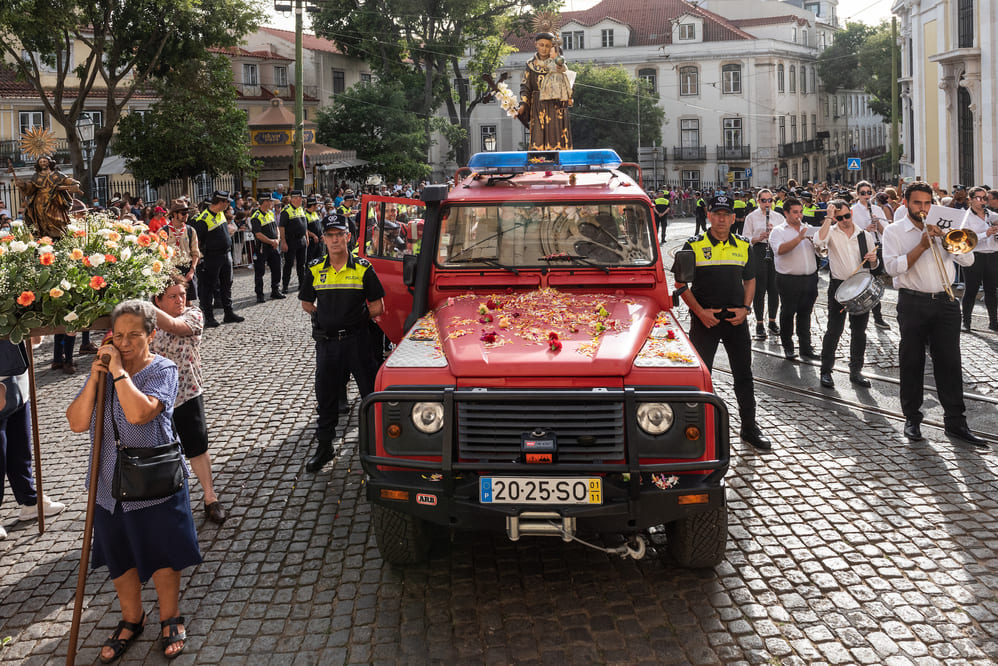 Procissão de Santo António de volta às ruas de Alfama