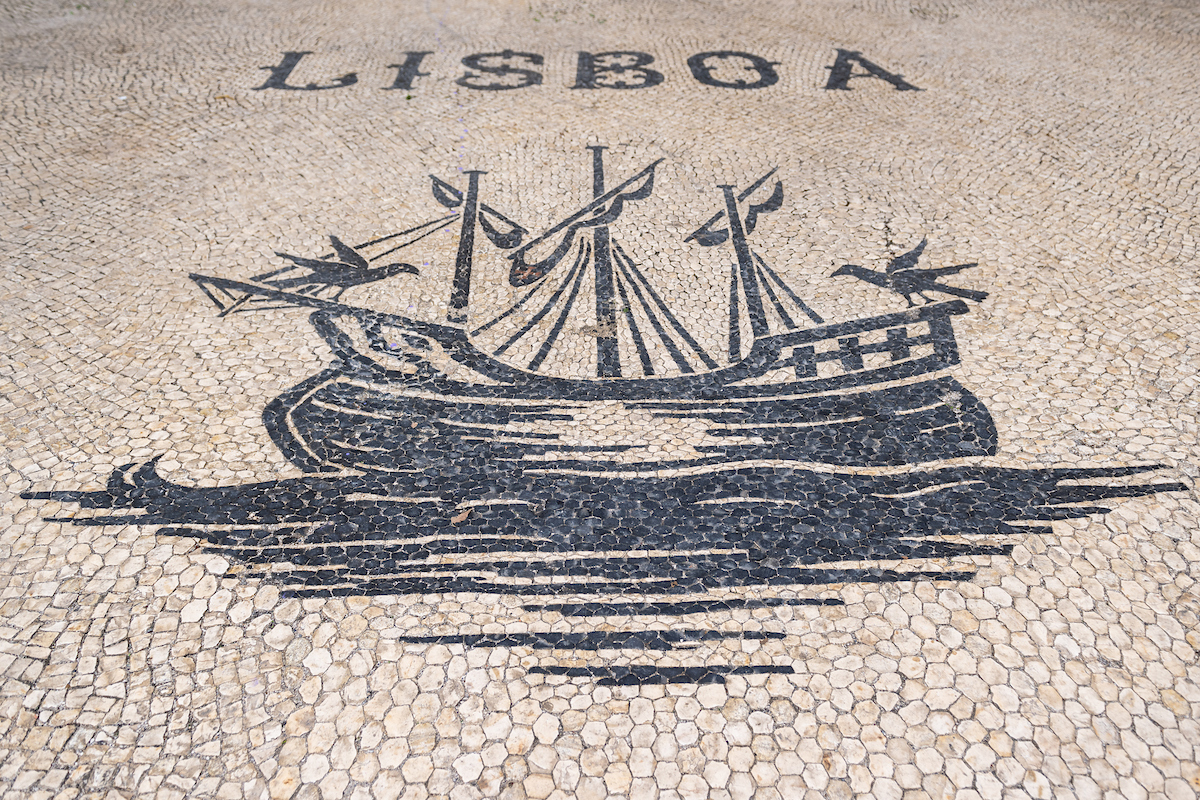 Dia Nacional do Calceteiro e da Calçada Portuguesa  instituído a 22 de julho 