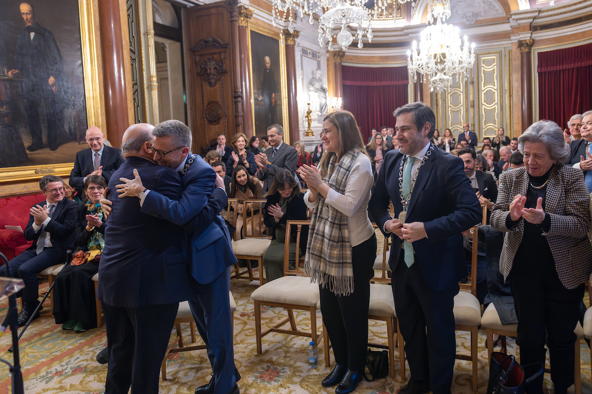 Adriano Eurico Nogueira Jordão, pianista de renome internacional, com mais de 50 anos de carreira, foi hoje homenageado pela Câmara Municipal de Lisboa (CML), com a Medalha Municipal de Mérito Cultural. 