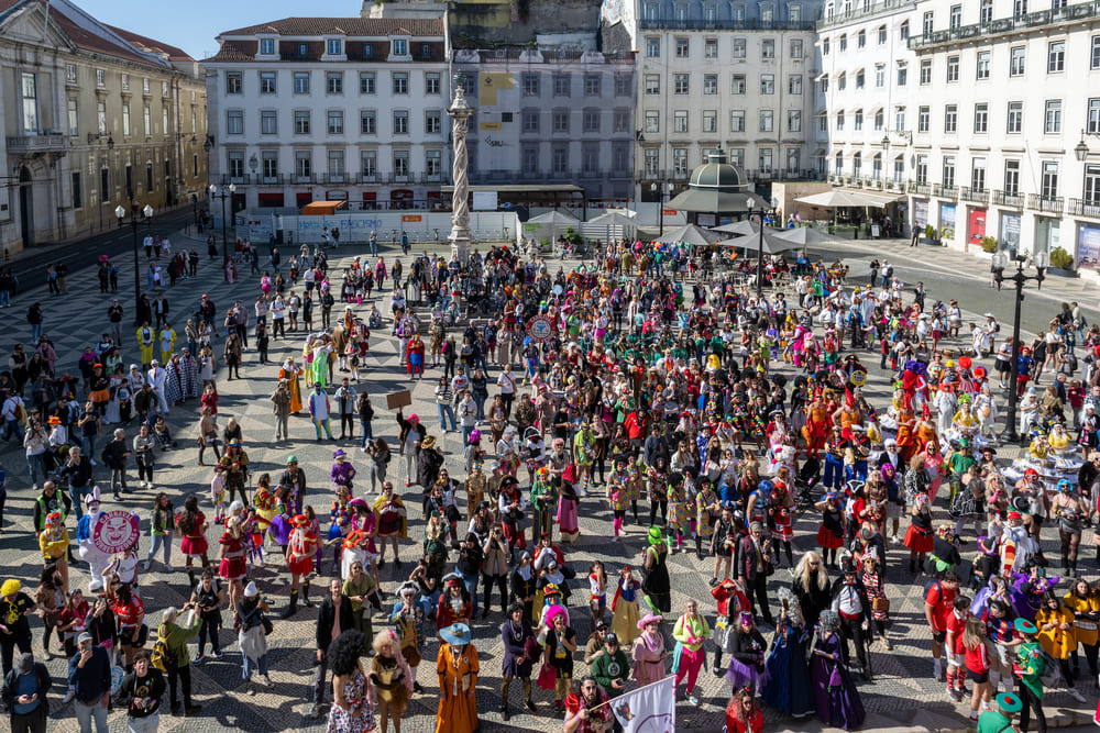 Com o tema "Carnaval do Futuro", mais de 900 foliões desfilaram até aos Paços do Concelho