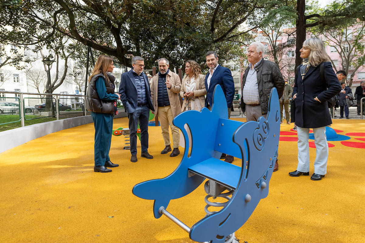 O Jardim Constantino, em Arroios, celebrou a inauguração do seu parque infantil renovado, obra avaliada em 99 mil euros