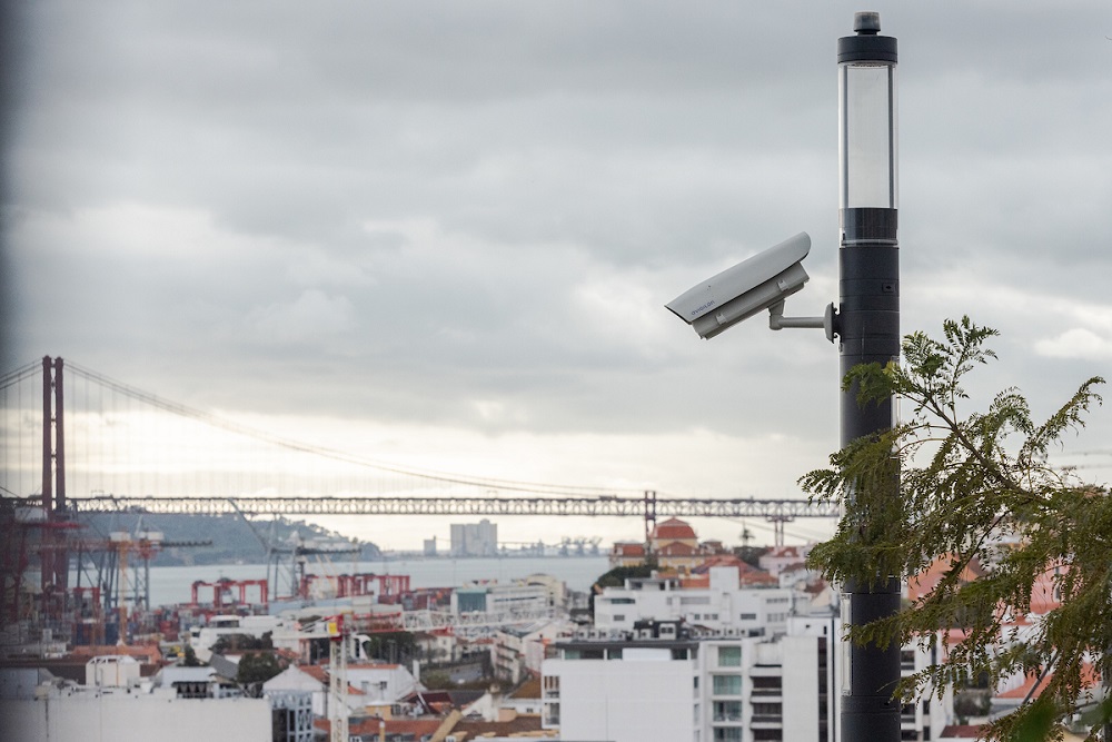 Atualmente, o sistema de vídeo proteção já está em funcionamento na zona do Bairro Alto e Santa Catarina