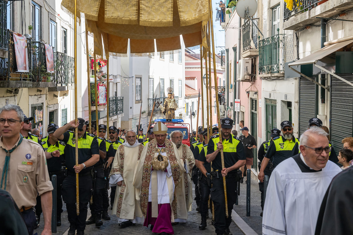 A cerimónia foi presidida por Rui Valério, patriarca de Lisboa