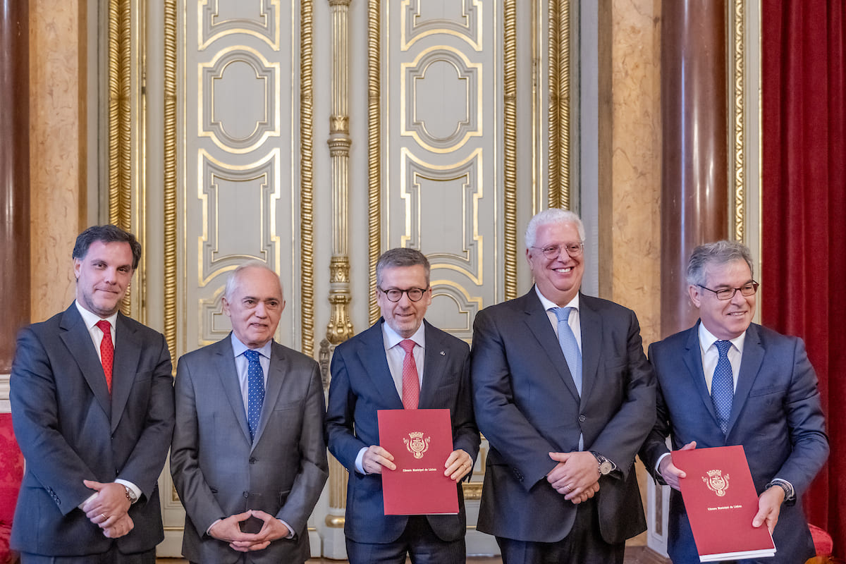 A cerimónia contou com a presença do ministro da Economia, Pedro Reis, o embaixador do Brasil em Portugal, Raimundo Carreiro Silva, e o embaixador da missão do Brasil junto da CPLP, Juliano Nascimento