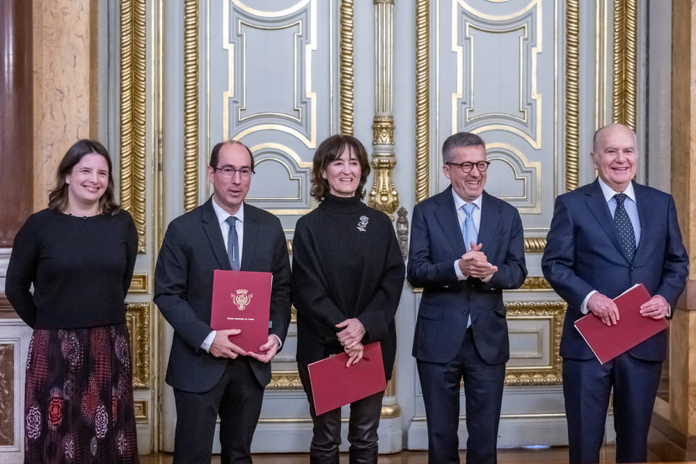 Cerimónia de assinatura do acordo entre a Câmara Municipal de Lisboa, a EGEAC, a família de Julião Sarmento e a Associação Coleção Julião Sarmento - Salão Nobre dos Paços do Concelho