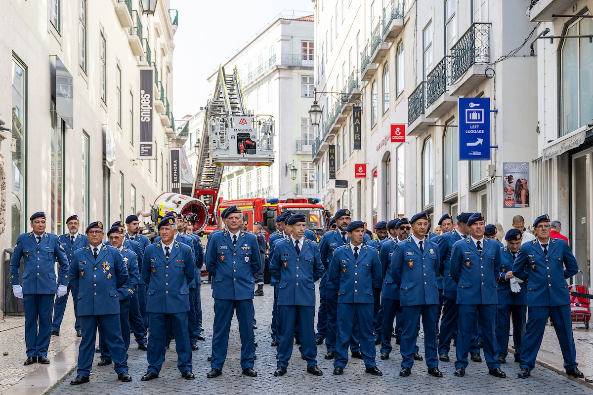Dia Municipal do Bombeiro assinalado com homenagem no Chiado