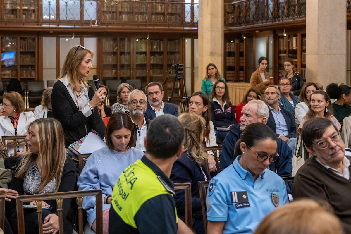 Na sessão inaugural decorreu a apresentação dos grupos de trabalho que serão constituídos para desenvolver projetos específicos na área do envelhecimento