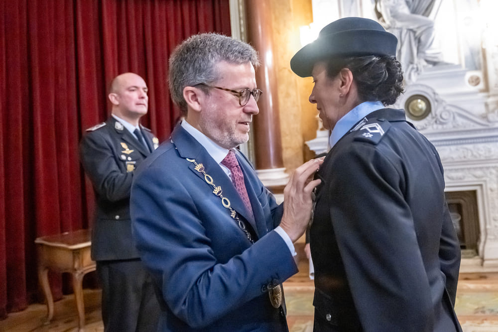 Carlos Moedas entregou aos agentes da Polícia Municipal a Medalha Municipal de Bons Serviços