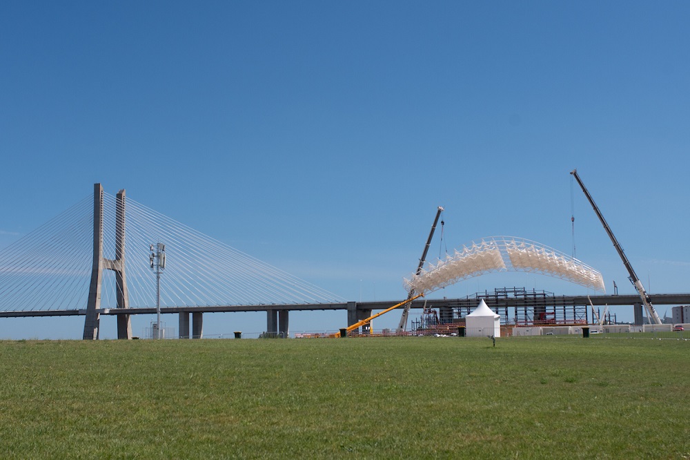 Palco Parque Tejo já tem cobertura