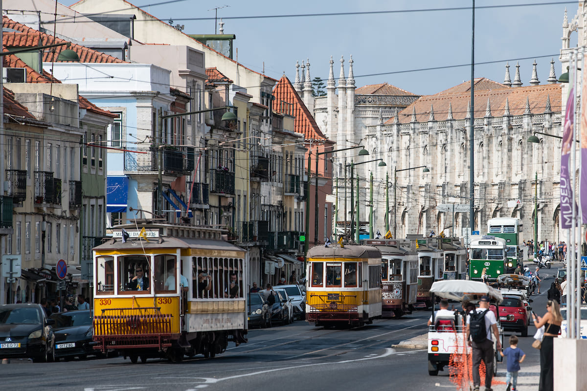 Desfile de elétricos e autocarros clássicos da Carris