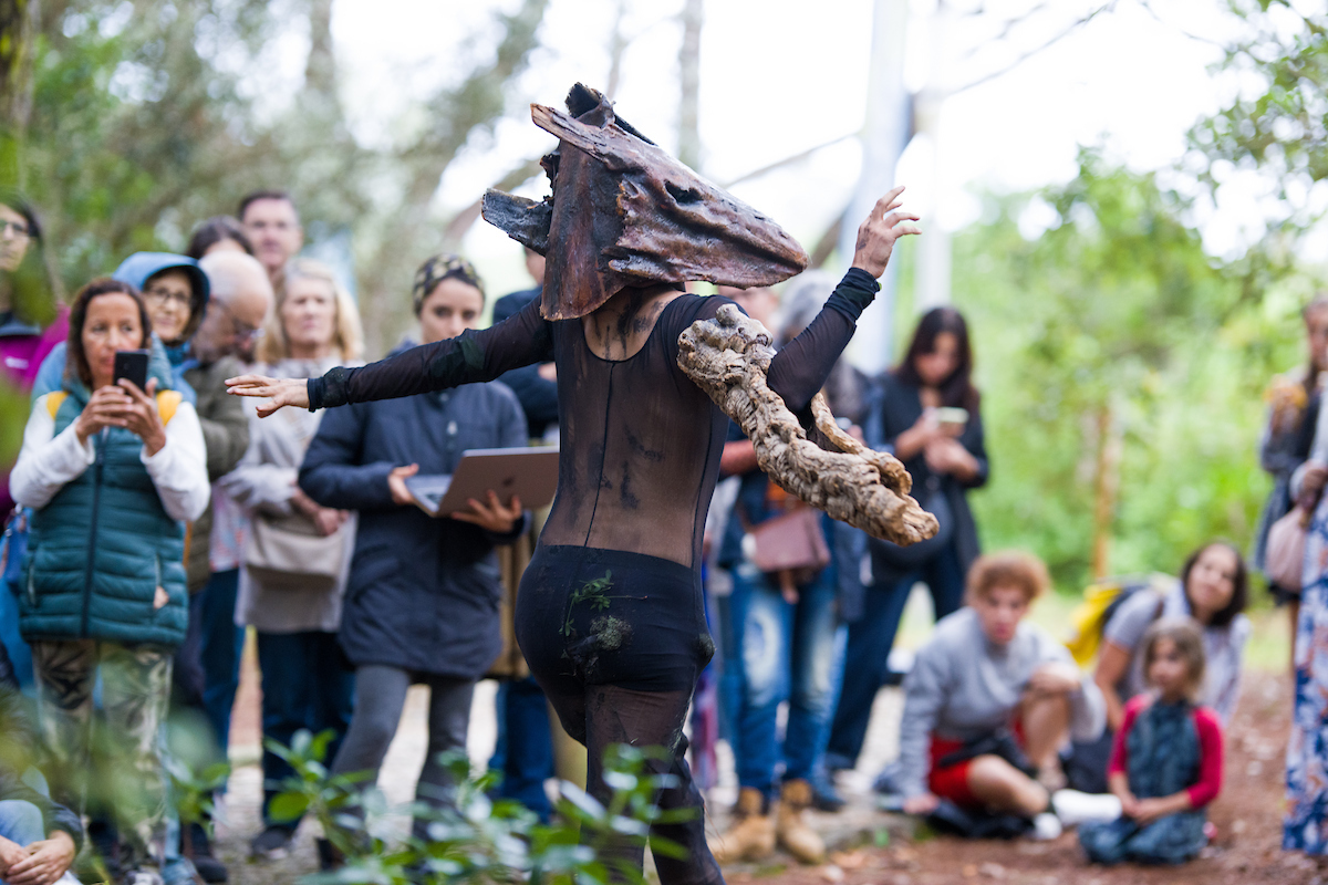 A programação contou com uma performance artística inspirada na relação entre a natureza e o corpo humano