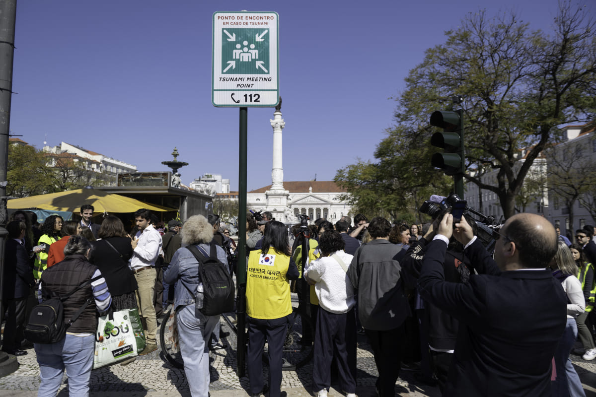 A Praça Dom Pedro IV (Rossio) é um dos 86 pontos de encontro de emergência sinalizados em Lisboa