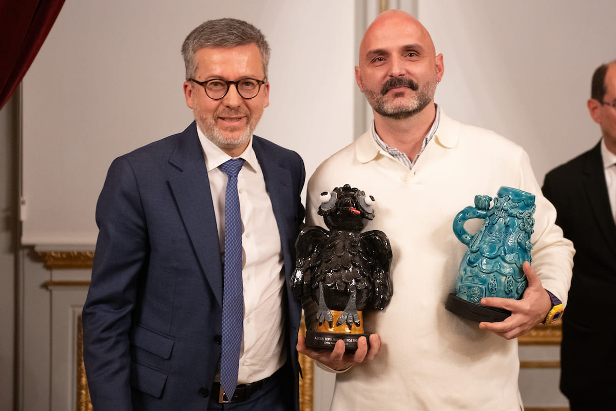 Carlos Moedas, presidente da CML, e Carlos Manuel Gonçalves, criador dos troféus