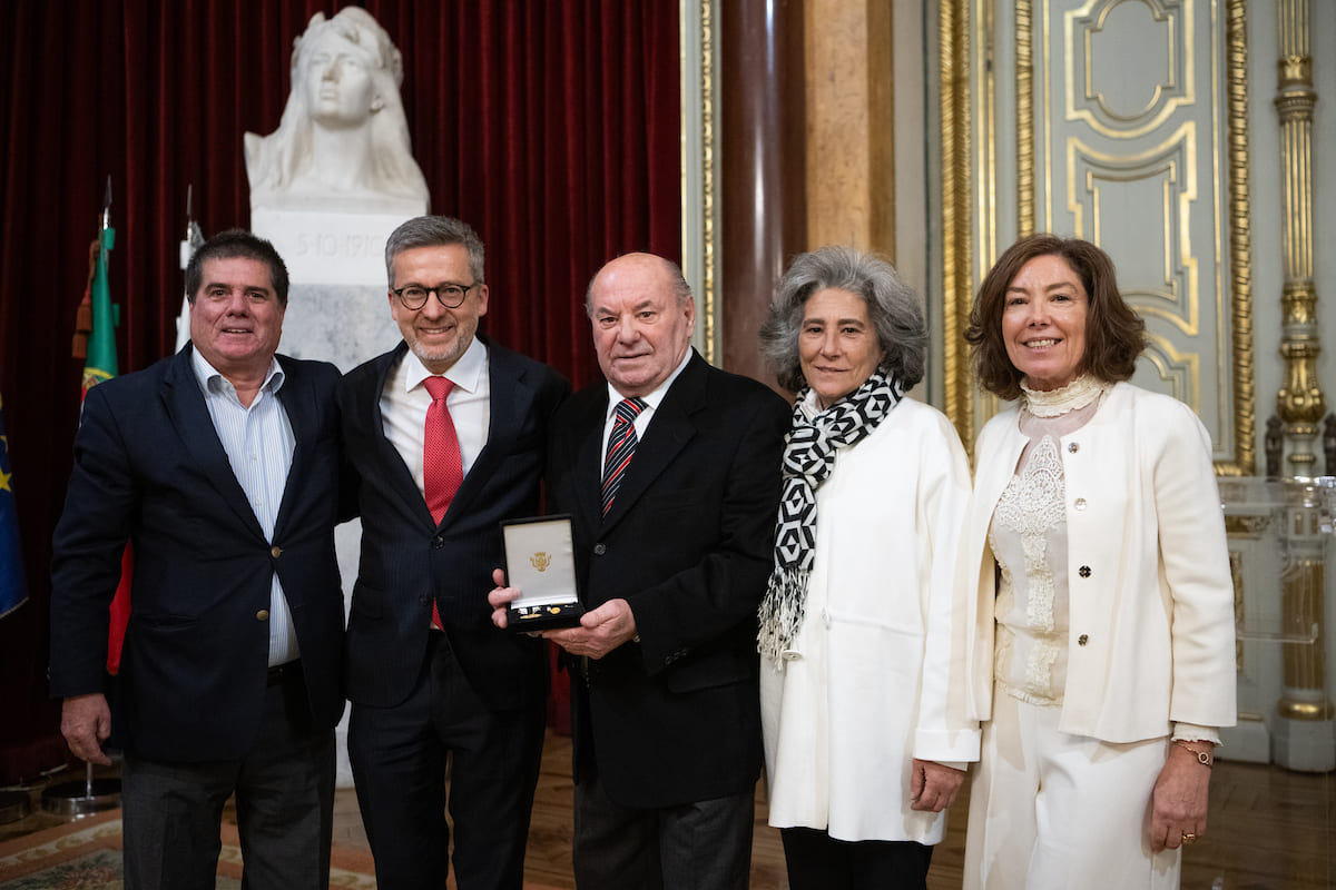 A poucos dias de completar 81 anos, António Simões, uma figura ímpar do futebol mundial, foi homenageado pela Câmara Municipal de Lisboa