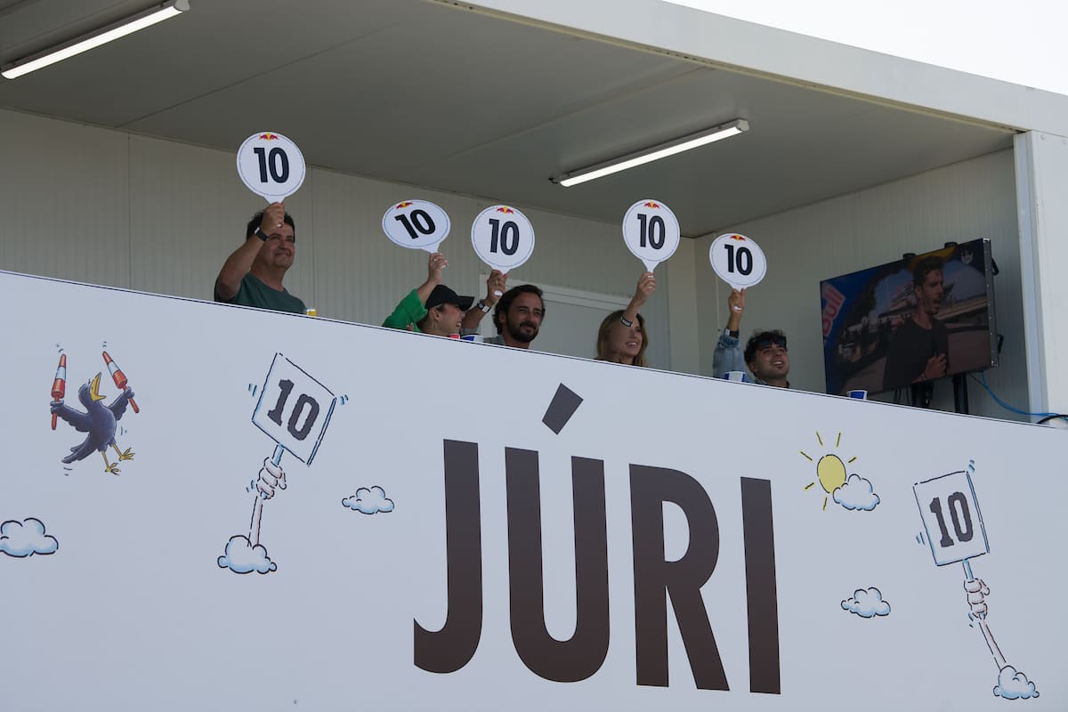 O painel de júris, composto por Pedro Boucherie Mendes, Constanza Ariza, Gonçalo Braga, Inês Nogueira, Miguel Paraíso, Fernando Alvim, Ana Pinheiro, Luís Lickfold e Vanessa Marina 