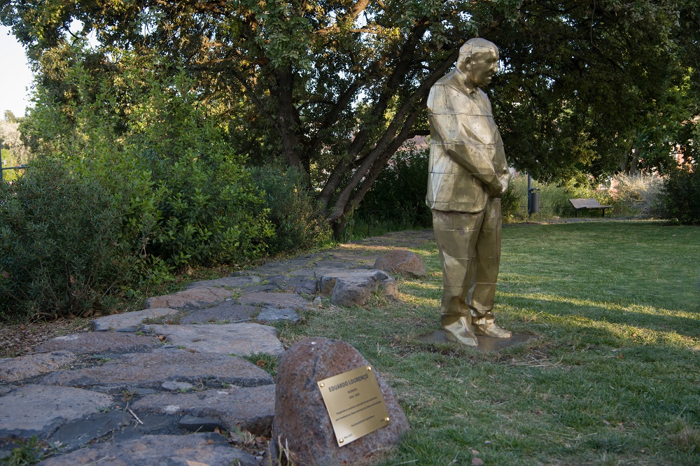 Estátua de Eduardo Lourenço - Parque Gonçalo Ribeiro Telles, na Praça de Espanha