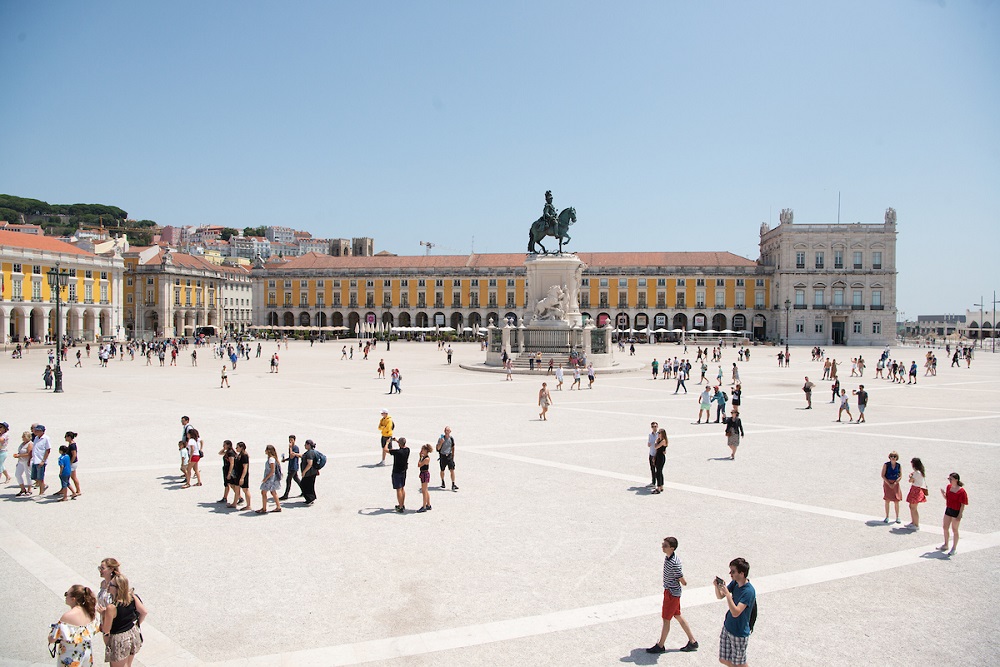 Campanha “Lisboa Acolhe” assinala 200 dias para o início da Jornada Mundial da Juventude 2023 - Terreiro do Paço